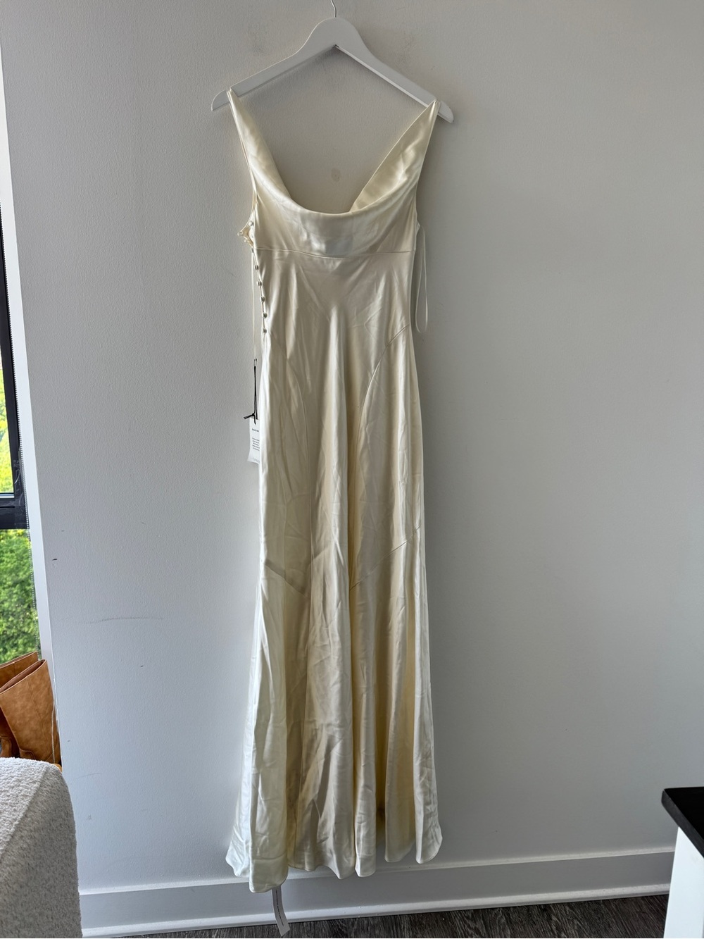 REFORMATION Ceres Silk Dress in Ivory 6 - Picture 8 of 10